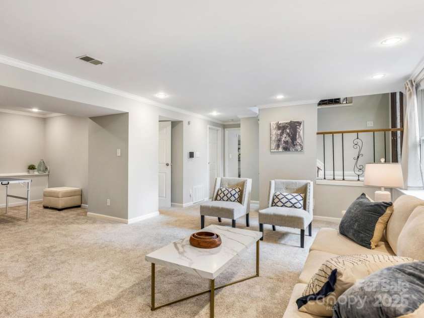 9324 Rainbow Forest Drive, Charlotte, NC 28277.  MLS# CAR4281251, YatesRealty ID 29591. Family Room / Game Room