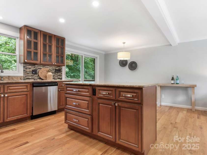 9324 Rainbow Forest Drive, Charlotte, NC 28277.  MLS# CAR4281251, YatesRealty ID 29591. Kitchen Island