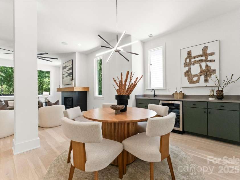1725 Seifert Circle, Charlotte, NC 28205.  MLS# CAR4286297, YatesRealty ID 29593. 