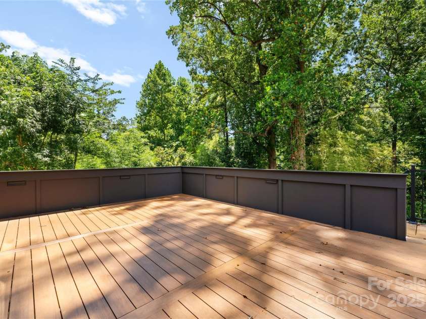1725 Seifert Circle, Charlotte, NC 28205.  MLS# CAR4286297, YatesRealty ID 29593. 