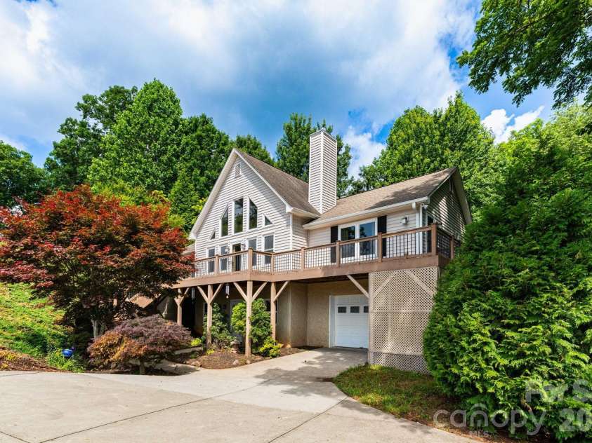 44 Deer Meadows Drive, Candler, NC 28715.  MLS# CAR4373513, YatesRealty ID 29593. Front of Home