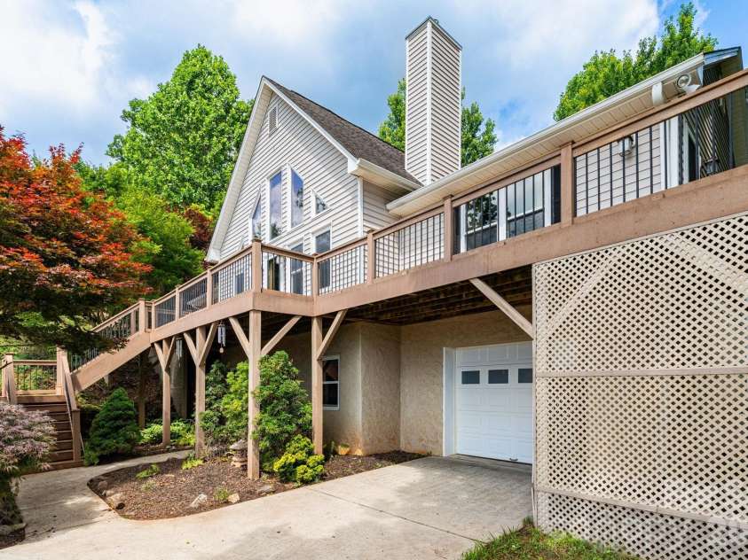 44 Deer Meadows Drive, Candler, NC 28715.  MLS# CAR4373513, YatesRealty ID 29593. Front of Home