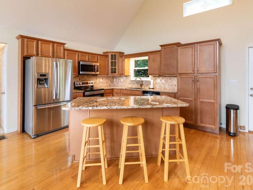 44 Deer Meadows Drive, Candler, NC 28715.  MLS# CAR4373513, YatesRealty ID 29593. Kitchen
