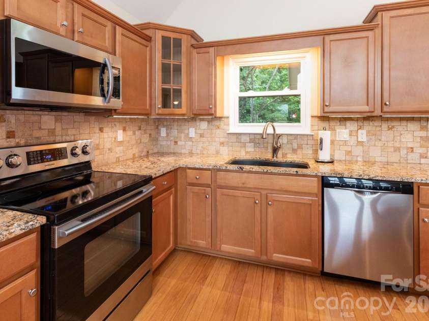 44 Deer Meadows Drive, Candler, NC 28715.  MLS# CAR4373513, YatesRealty ID 29593. Kitchen