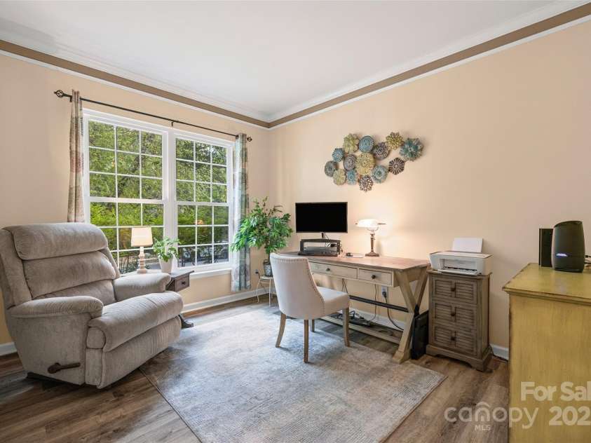 11621 Withers Mill Drive, Charlotte, NC 28278.  MLS# CAR4286202, YatesRealty ID 29594. Roomy office overlooking the front yard.