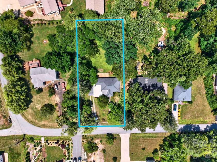 411 Hillcrest Circle, Hendersonville, NC 28792.  MLS# CAR4379885, YatesRealty ID 29595. Aerial View