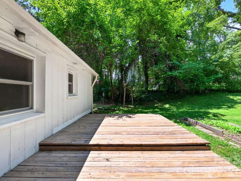 411 Hillcrest Circle, Hendersonville, NC 28792.  MLS# CAR4379885, YatesRealty ID 29595. Back Deck