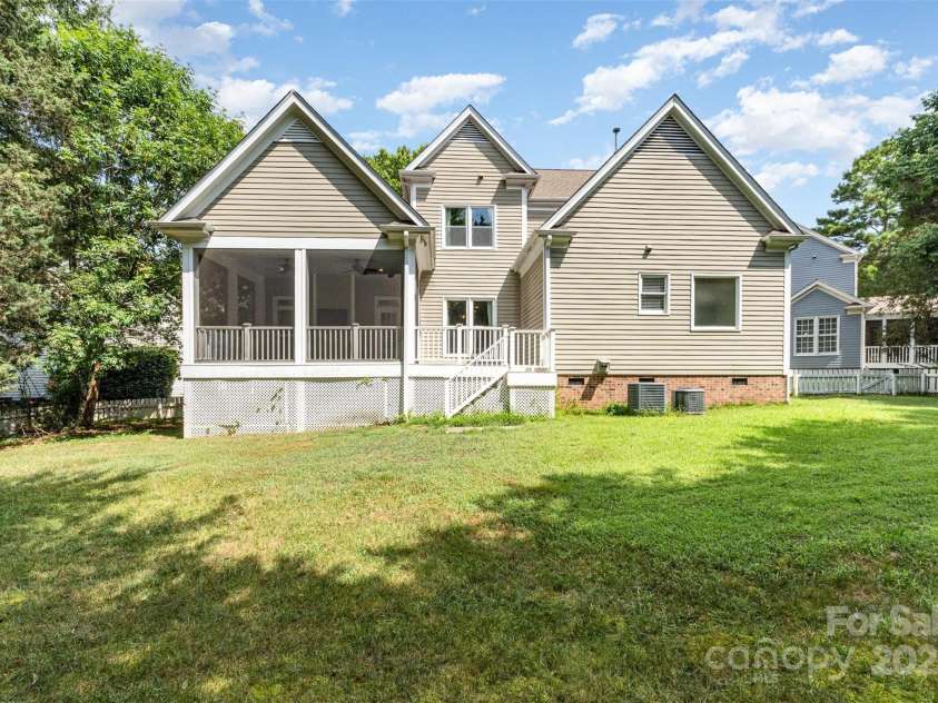 7640 Swinford Place, Charlotte, NC 28270.  MLS# CAR4286922, YatesRealty ID 29596. 