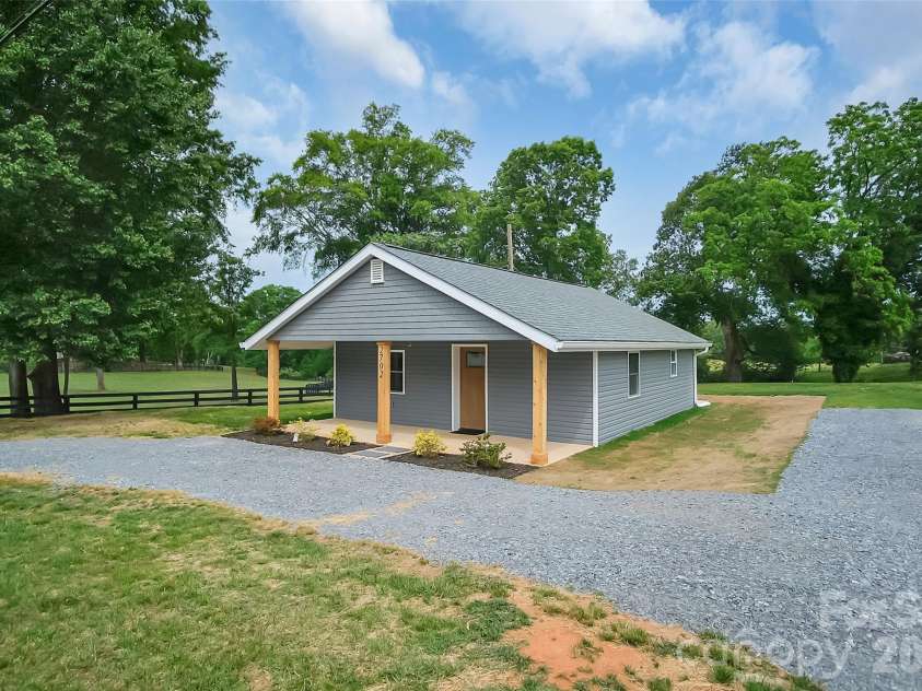 2702 Stage Coach Trail, Shelby, NC 28150.  MLS# CAR4379637, YatesRealty ID 29597. 
