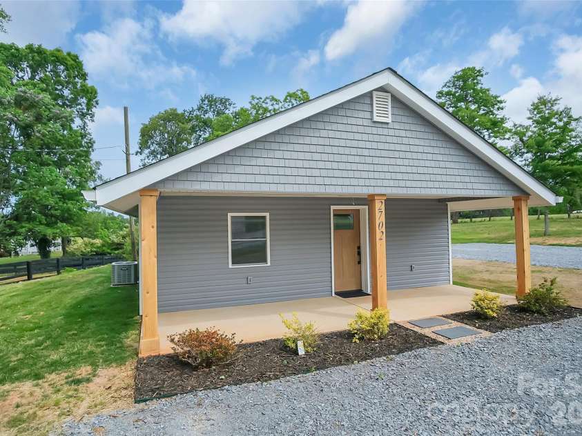 2702 Stage Coach Trail, Shelby, NC 28150.  MLS# CAR4379637, YatesRealty ID 29597. 