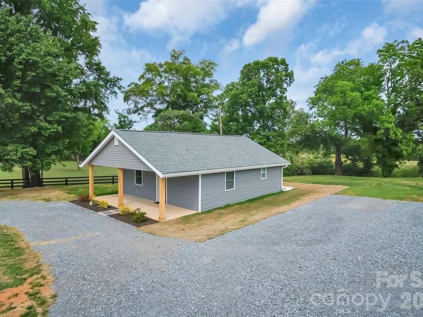 2702 Stage Coach Trail, Shelby, NC 28150.  MLS# CAR4379637, YatesRealty ID 29597. 