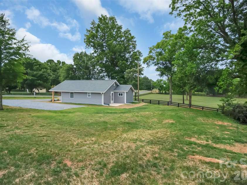 2702 Stage Coach Trail, Shelby, NC 28150.  MLS# CAR4379637, YatesRealty ID 29597. 