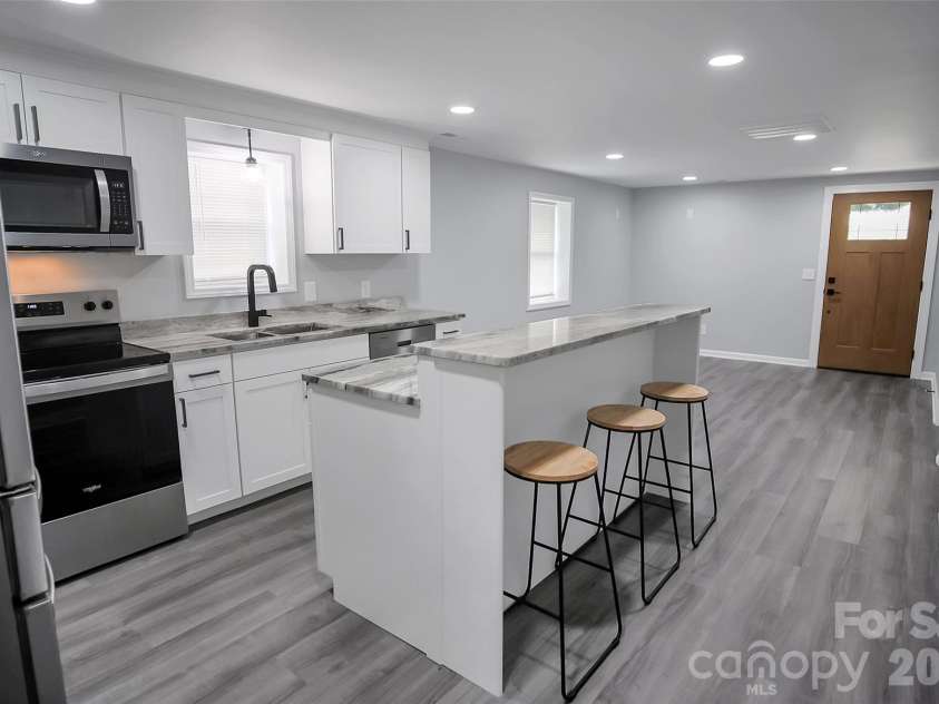 2702 Stage Coach Trail, Shelby, NC 28150.  MLS# CAR4379637, YatesRealty ID 29597. 