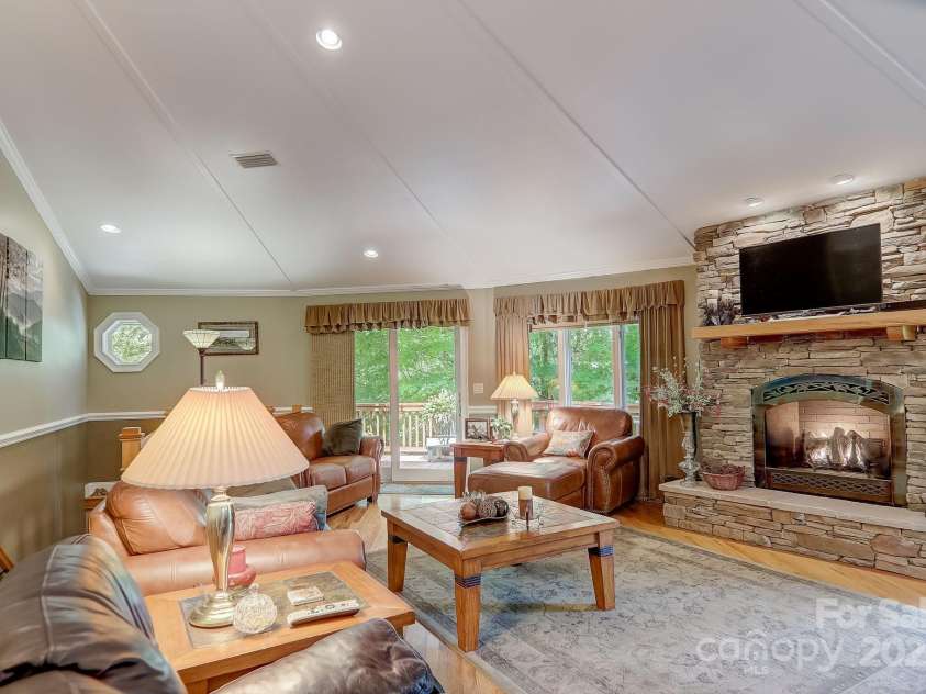 274 Slippery Rock Road, Waynesville, NC 28785.  MLS# CAR4261603, YatesRealty ID 29598. 