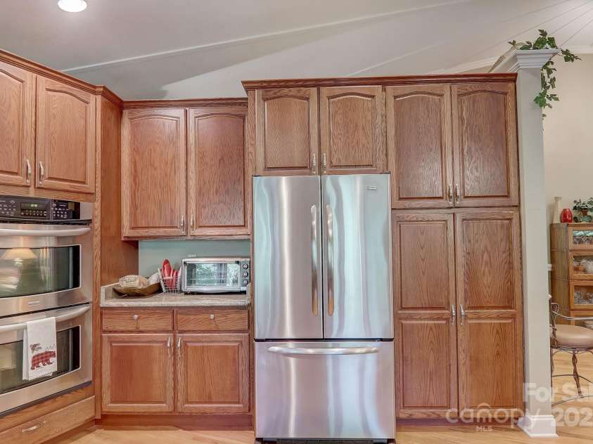 274 Slippery Rock Road, Waynesville, NC 28785.  MLS# CAR4261603, YatesRealty ID 29598. 