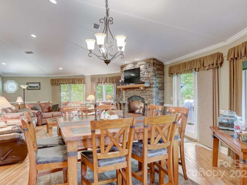 274 Slippery Rock Road, Waynesville, NC 28785.  MLS# CAR4261603, YatesRealty ID 29598. 