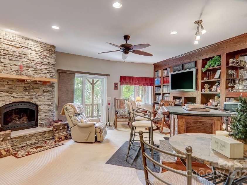 274 Slippery Rock Road, Waynesville, NC 28785.  MLS# CAR4261603, YatesRealty ID 29598. 
