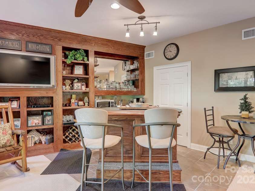 274 Slippery Rock Road, Waynesville, NC 28785.  MLS# CAR4261603, YatesRealty ID 29598. 