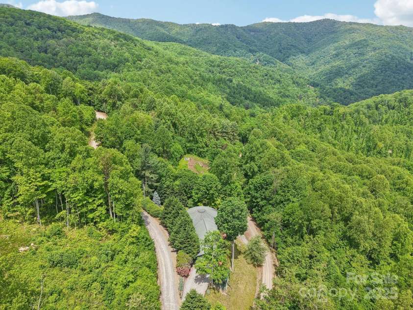 274 Slippery Rock Road, Waynesville, NC 28785.  MLS# CAR4261603, YatesRealty ID 29598. 
