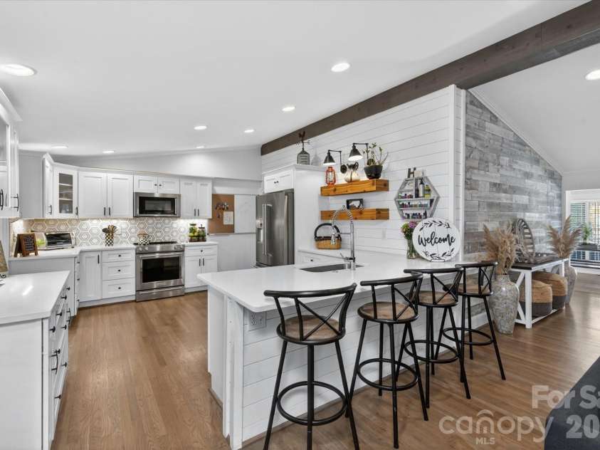 8522 Tirzah Church Road, Waxhaw, NC 28173.  MLS# CAR4389874, YatesRealty ID 29598. Kitchen