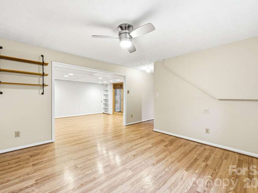337 Woody Lane, Asheville, NC 28804.  MLS# CAR4389693, YatesRealty ID 29599. 