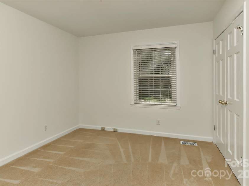 6117 Yellowood Road, Charlotte, NC 28210.  MLS# CAR4272398, YatesRealty ID 29599. Bedroom 1