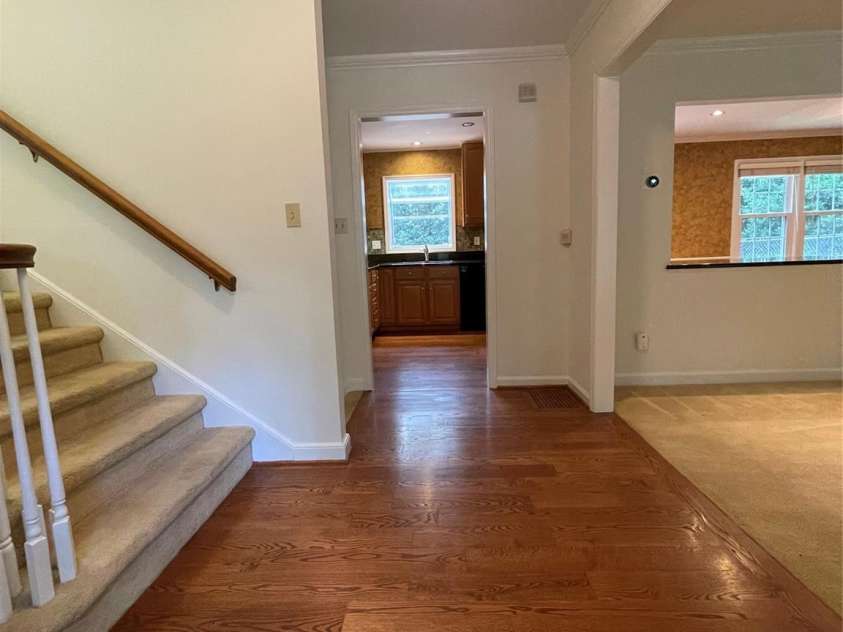 6117 Yellowood Road, Charlotte, NC 28210.  MLS# CAR4272398, YatesRealty ID 29599. Front door entry with hardwood floors
