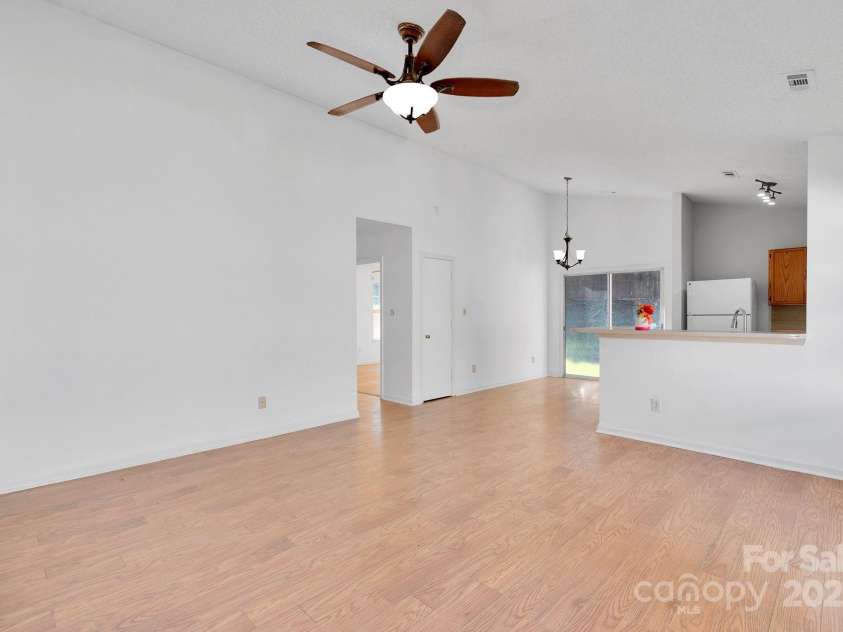 12049 Stewarts Crossing Drive, Charlotte, NC 28215.  MLS# CAR4319562, YatesRealty ID 2960. 