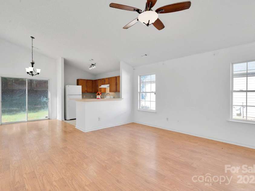 12049 Stewarts Crossing Drive, Charlotte, NC 28215.  MLS# CAR4319562, YatesRealty ID 2960. 