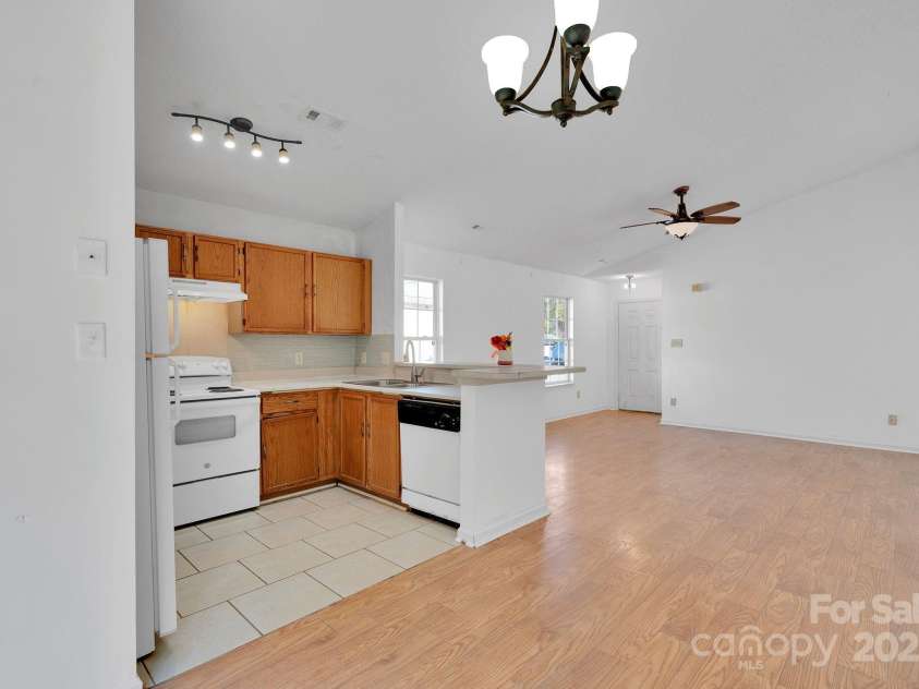 12049 Stewarts Crossing Drive, Charlotte, NC 28215.  MLS# CAR4319562, YatesRealty ID 2960. 