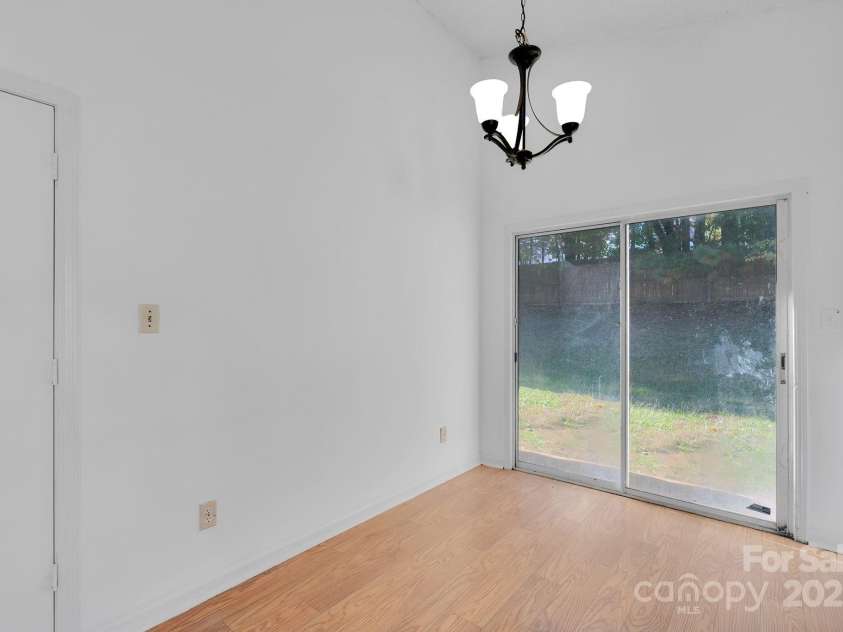 12049 Stewarts Crossing Drive, Charlotte, NC 28215.  MLS# CAR4319562, YatesRealty ID 2960. 