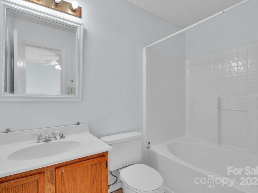 12049 Stewarts Crossing Drive, Charlotte, NC 28215.  MLS# CAR4319562, YatesRealty ID 2960. 