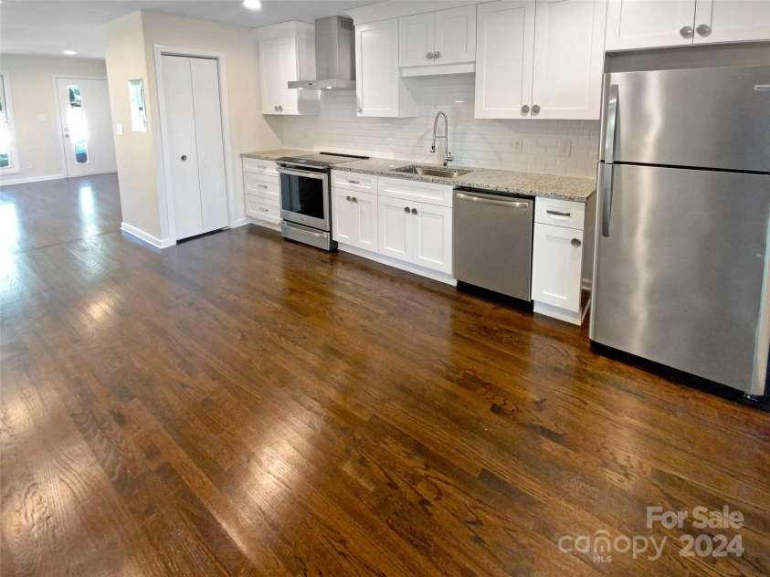 1913 Herrin Avenue, Charlotte, NC 28205.  MLS# CAR4150589, YatesRealty ID 2960. 
