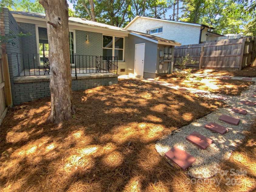 1913 Herrin Avenue, Charlotte, NC 28205.  MLS# CAR4150589, YatesRealty ID 2960. 