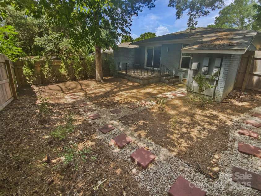 1913 Herrin Avenue, Charlotte, NC 28205.  MLS# CAR4321572, YatesRealty ID 2960. 