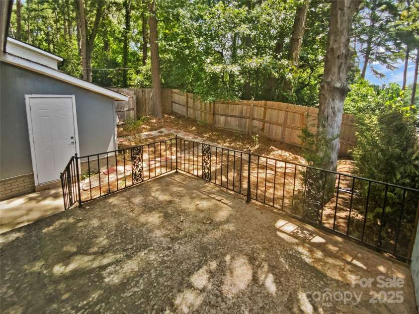 1913 Herrin Avenue, Charlotte, NC 28205.  MLS# CAR4321572, YatesRealty ID 2960. 