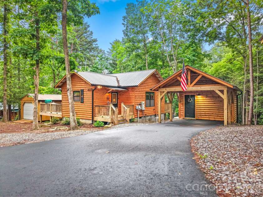 207 Bentley Cove, Murphy, NC 28906.  MLS# CAR4391393, YatesRealty ID 29600. 
