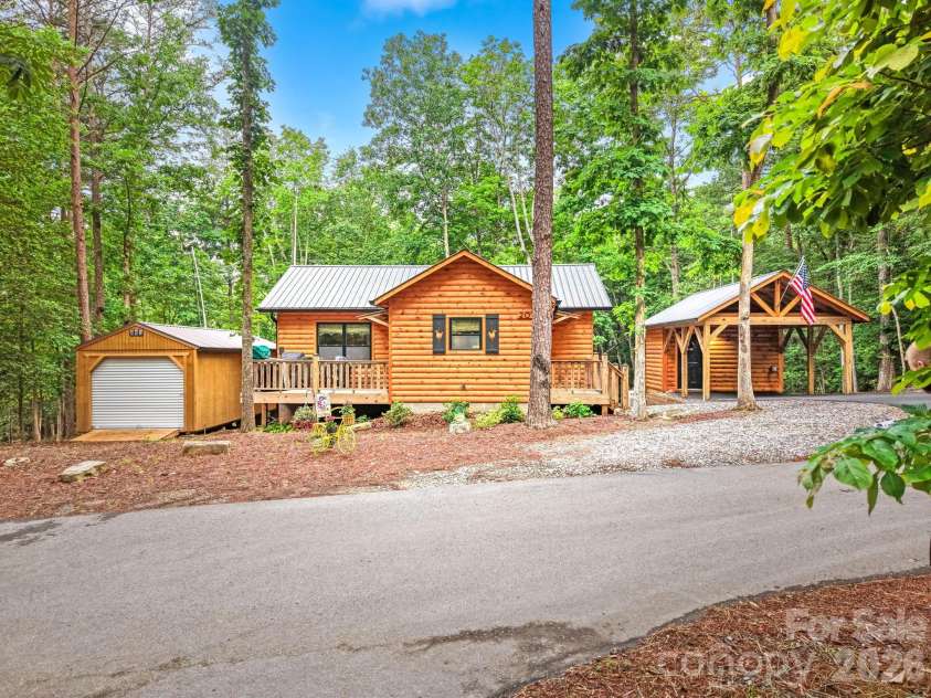 207 Bentley Cove, Murphy, NC 28906.  MLS# CAR4391393, YatesRealty ID 29600. 