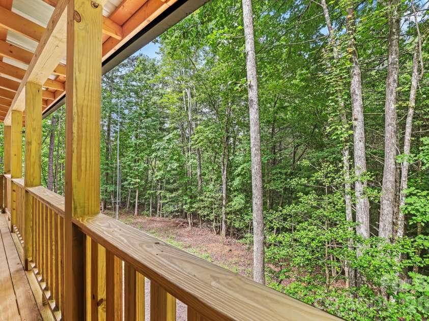 207 Bentley Cove, Murphy, NC 28906.  MLS# CAR4391393, YatesRealty ID 29600. 