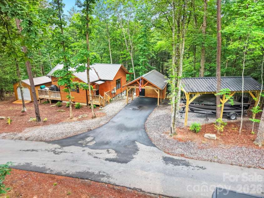 207 Bentley Cove, Murphy, NC 28906.  MLS# CAR4391393, YatesRealty ID 29600. 