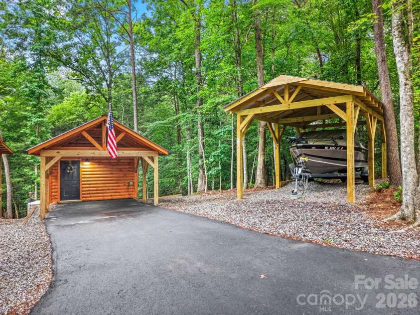 207 Bentley Cove, Murphy, NC 28906.  MLS# CAR4391393, YatesRealty ID 29600. 