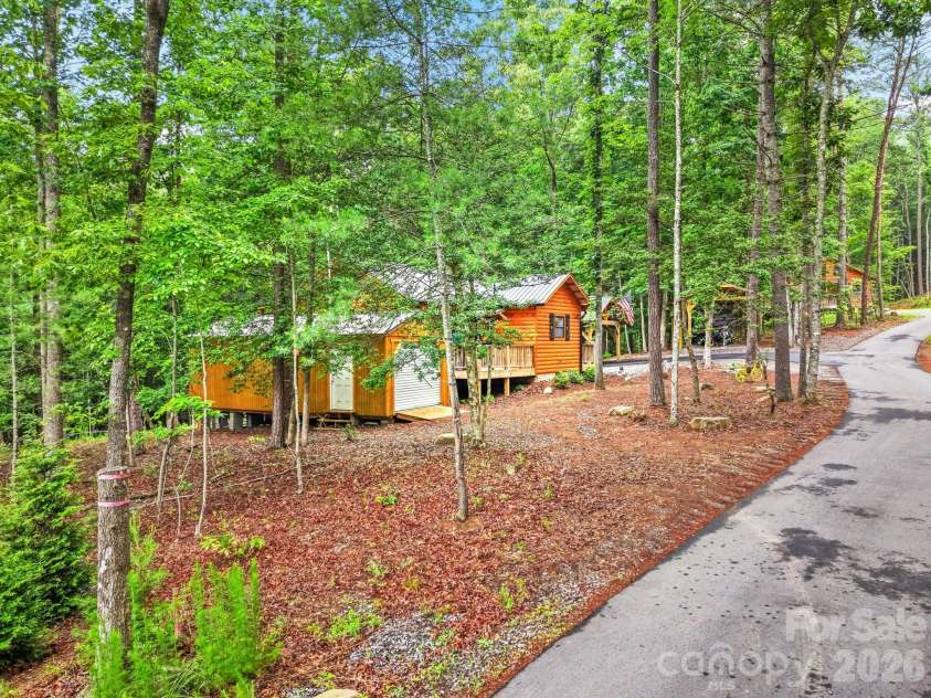 207 Bentley Cove, Murphy, NC 28906.  MLS# CAR4391393, YatesRealty ID 29600. 