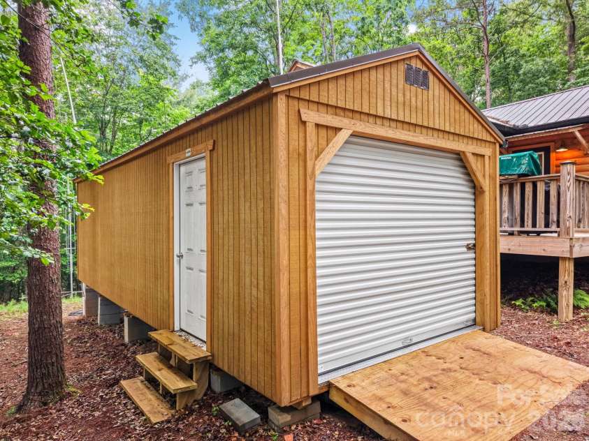 207 Bentley Cove, Murphy, NC 28906.  MLS# CAR4391393, YatesRealty ID 29600. 