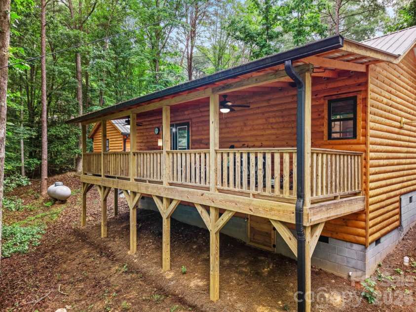 207 Bentley Cove, Murphy, NC 28906.  MLS# CAR4391393, YatesRealty ID 29600. 