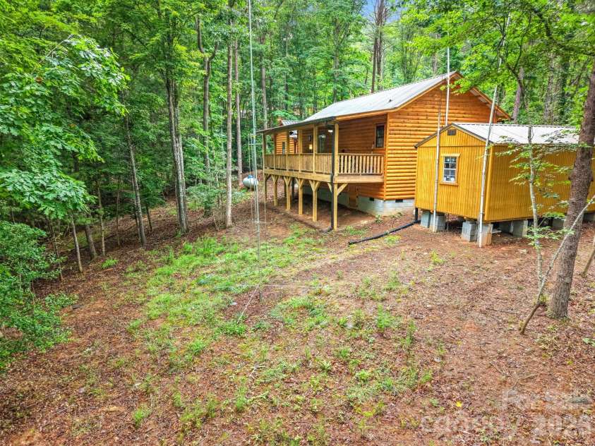 207 Bentley Cove, Murphy, NC 28906.  MLS# CAR4391393, YatesRealty ID 29600. 