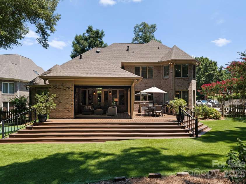 2317 Mt Isle Harbor Drive, Charlotte, NC 28214.  MLS# CAR4287530, YatesRealty ID 29600. 