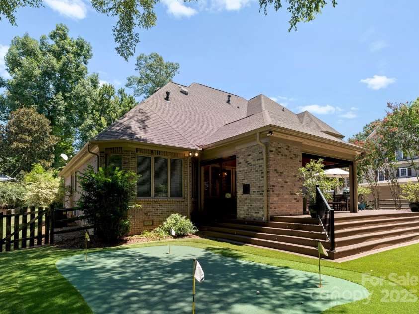 2317 Mt Isle Harbor Drive, Charlotte, NC 28214.  MLS# CAR4287530, YatesRealty ID 29600. 