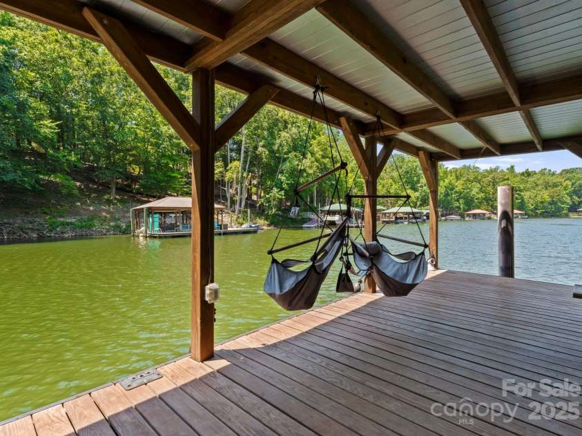 2317 Mt Isle Harbor Drive, Charlotte, NC 28214.  MLS# CAR4287530, YatesRealty ID 29600. 