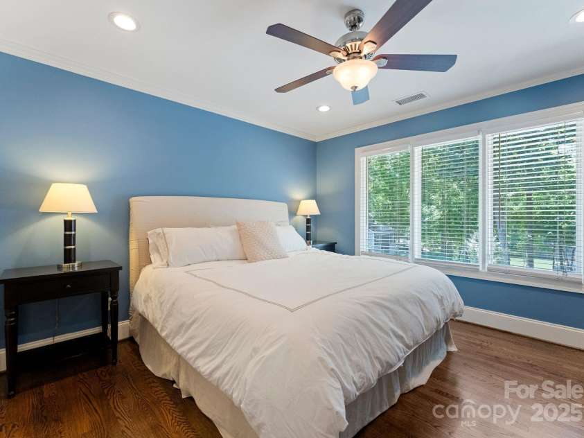 2317 Mt Isle Harbor Drive, Charlotte, NC 28214.  MLS# CAR4287530, YatesRealty ID 29600. 