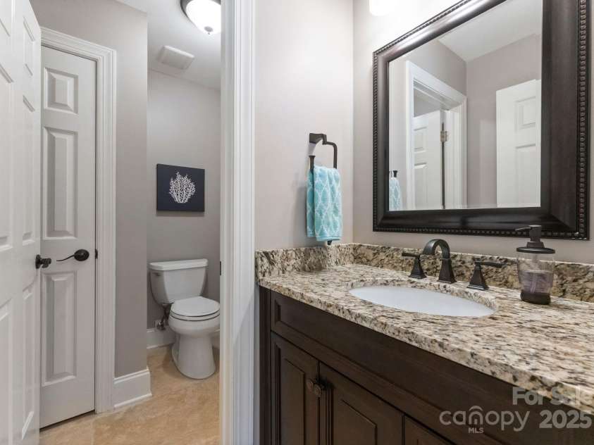 2317 Mt Isle Harbor Drive, Charlotte, NC 28214.  MLS# CAR4287530, YatesRealty ID 29600. 